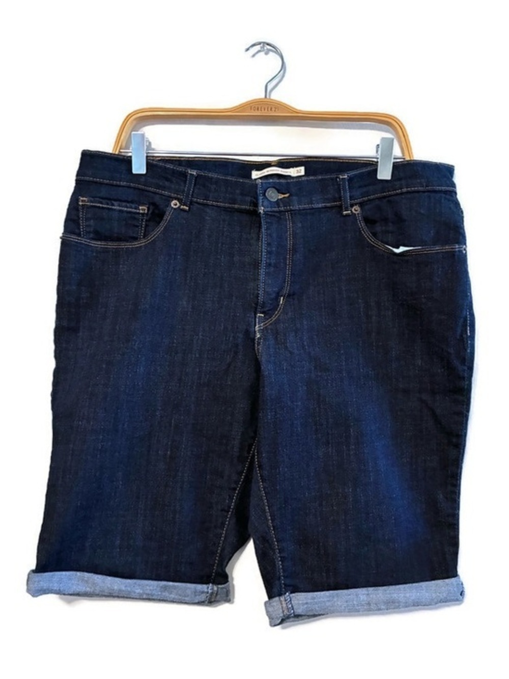 Levi’s Classic Bermuda Shorts Dark Indigo Denim Women’s size 32 14